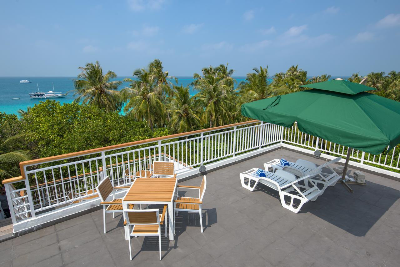 Отель Dhiguveli Maldives Дигура Экстерьер фото